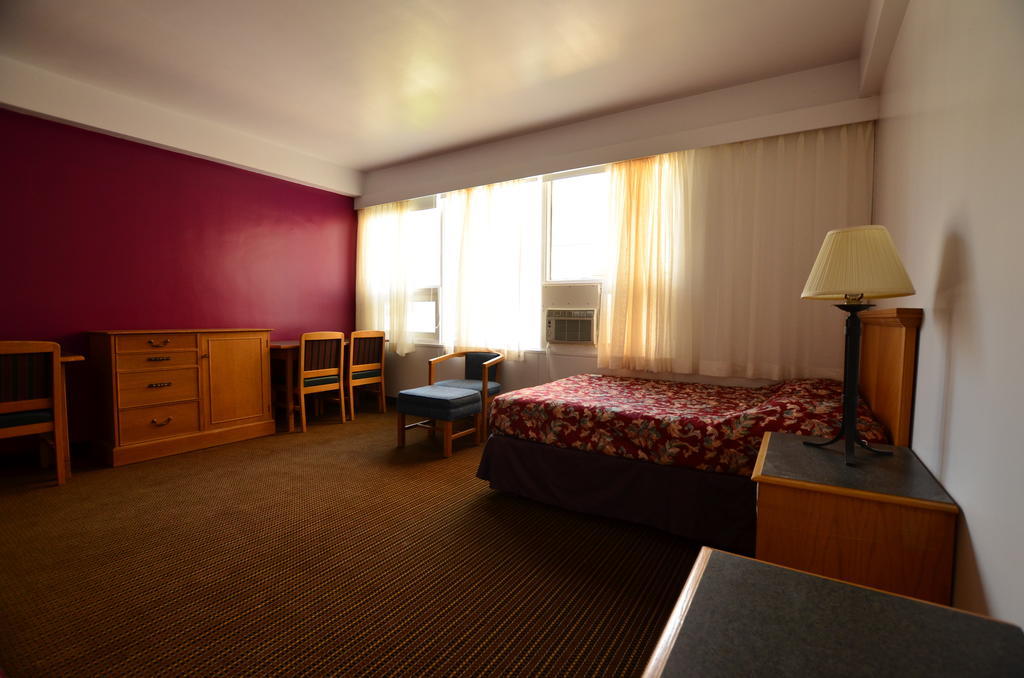 Hotel Royal Plaza Winnipeg Exterior photo